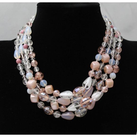 Beautiful Vintage 4 Strand Bead Necklace In Shades of Pink, White and Clear N81 - Picture 1 of 3